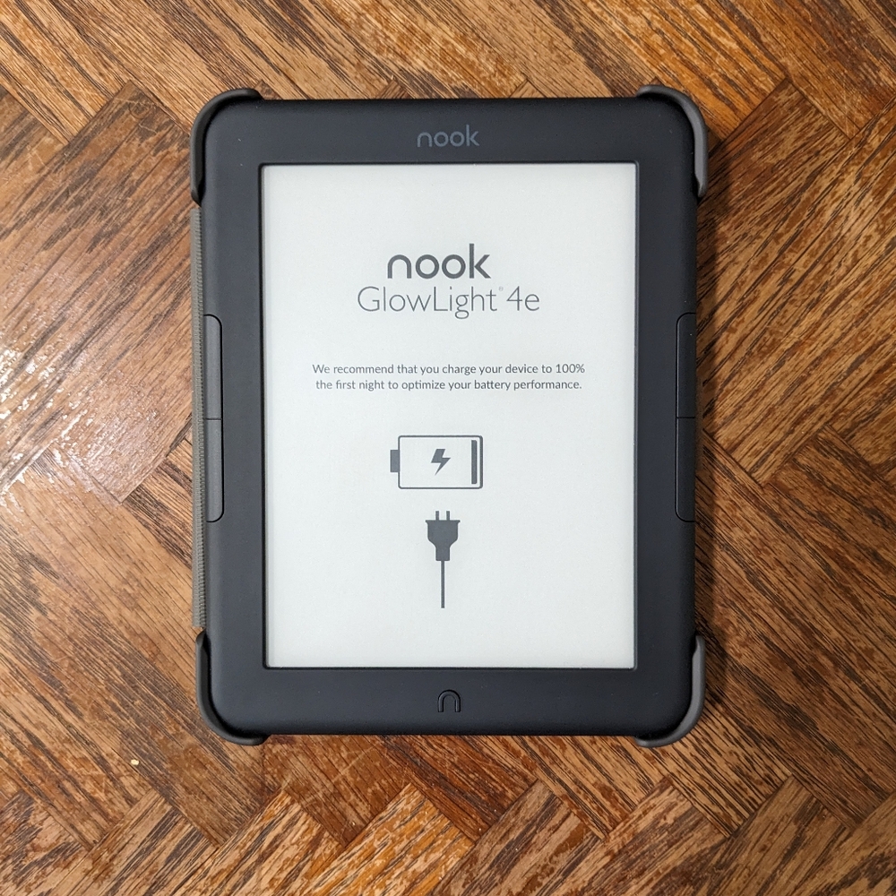 Barnes & Noble Nook Glowlight 4e e-reader
